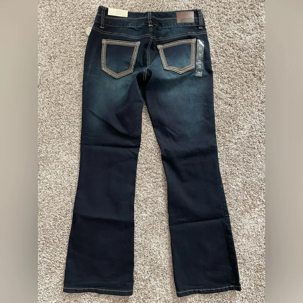 Maurices Jeans - Picture 2 of 4